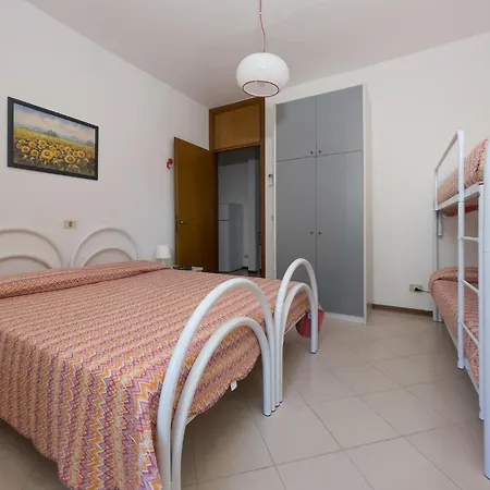 Quiet Flat Close To Town And Sea * Lignano Sabbiadoro
