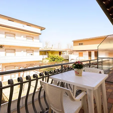 Quiet Flat Close To Town And Sea アパート *
